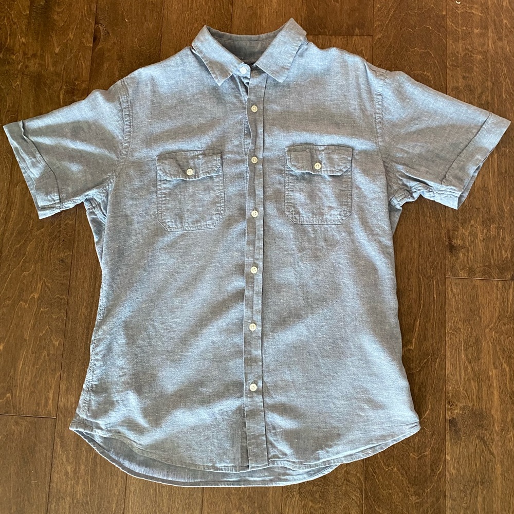 Men’s Blue Banana Republic Button Down!